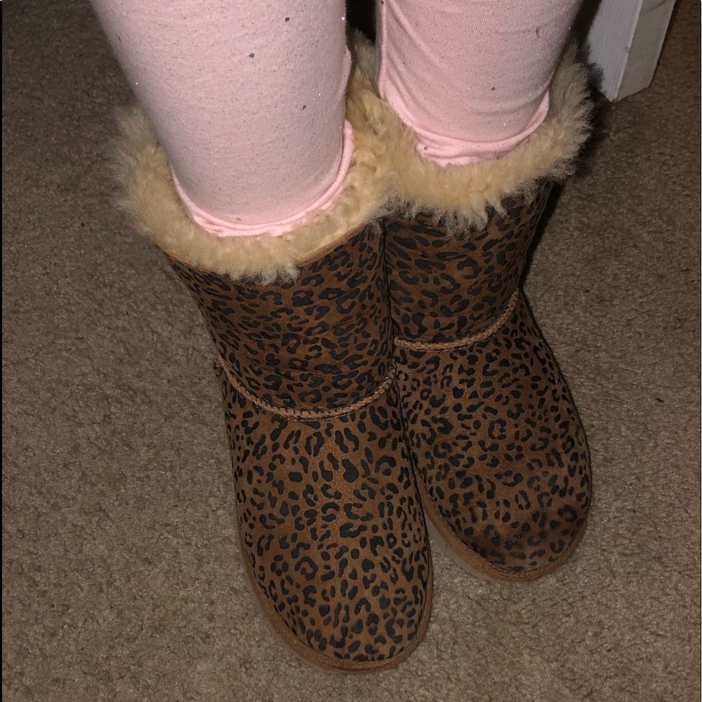 Girl’s Ugg boots